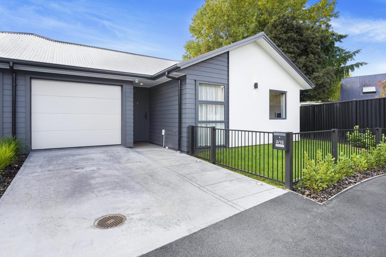 King Bed, Modern And Peaceful - By Kosh Bnb Hamilton Exterior photo