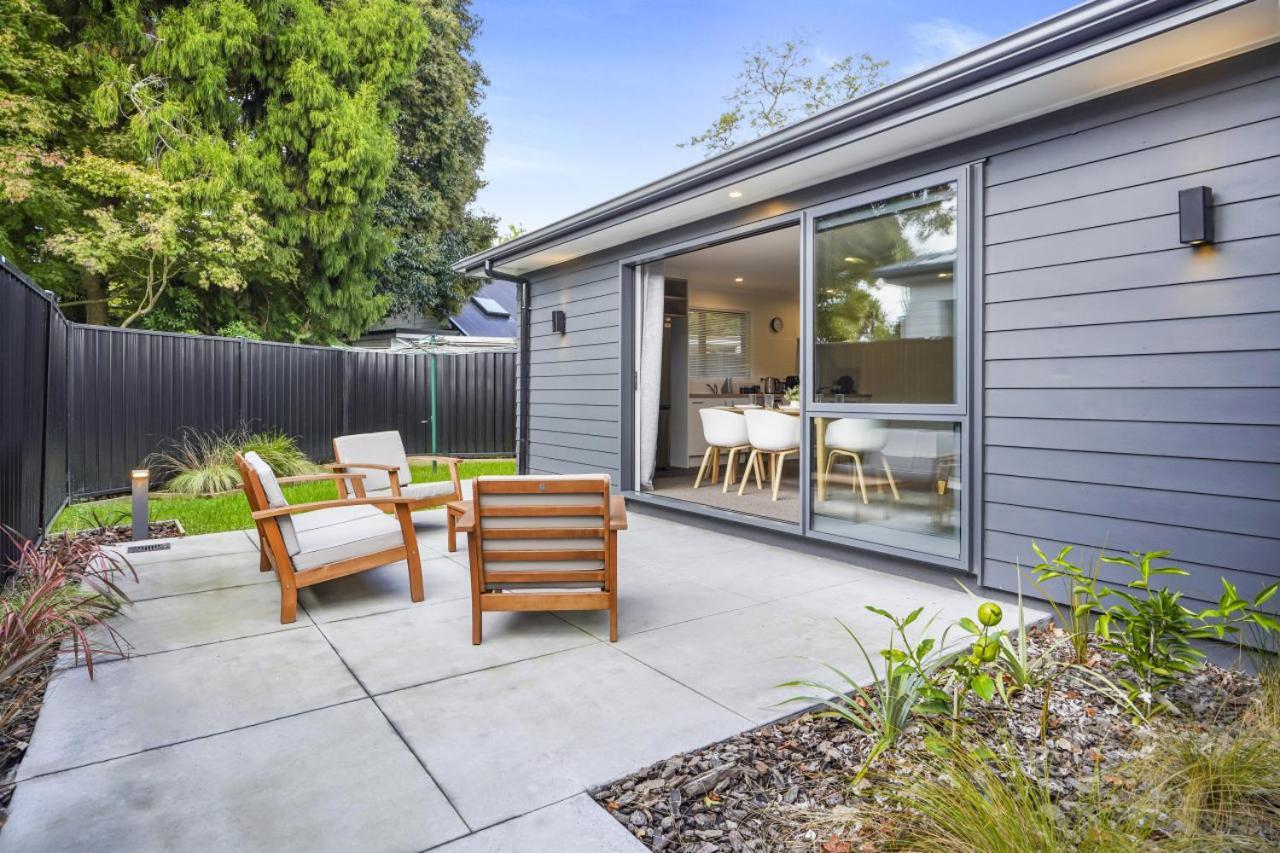 King Bed, Modern And Peaceful - By Kosh Bnb Hamilton Exterior photo